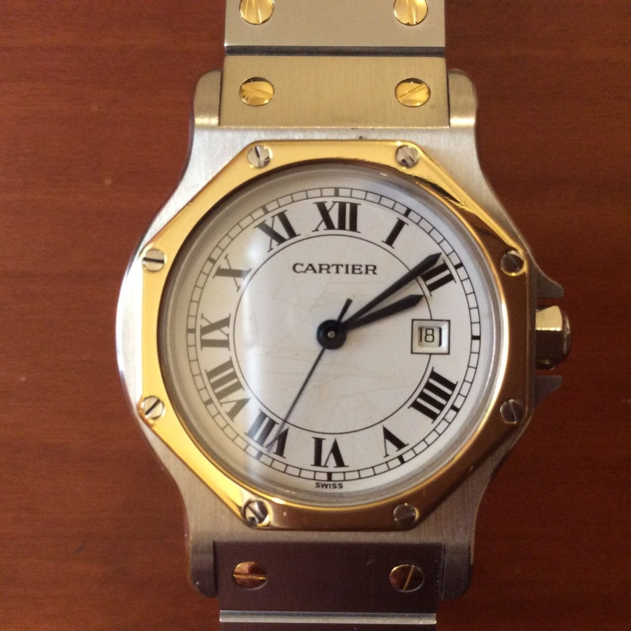 カルティエ」の高級時計「サントス」の中古品を定価の8割引で入手して 