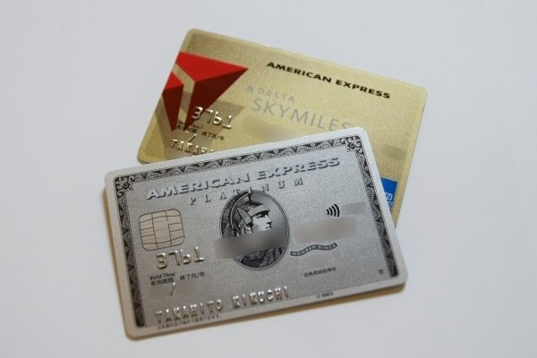 「デルタスカイマイル アメリカン・エキスプレス・ゴールド・カード」と「アメリカン・エキスプレス・プラチナ・カード」